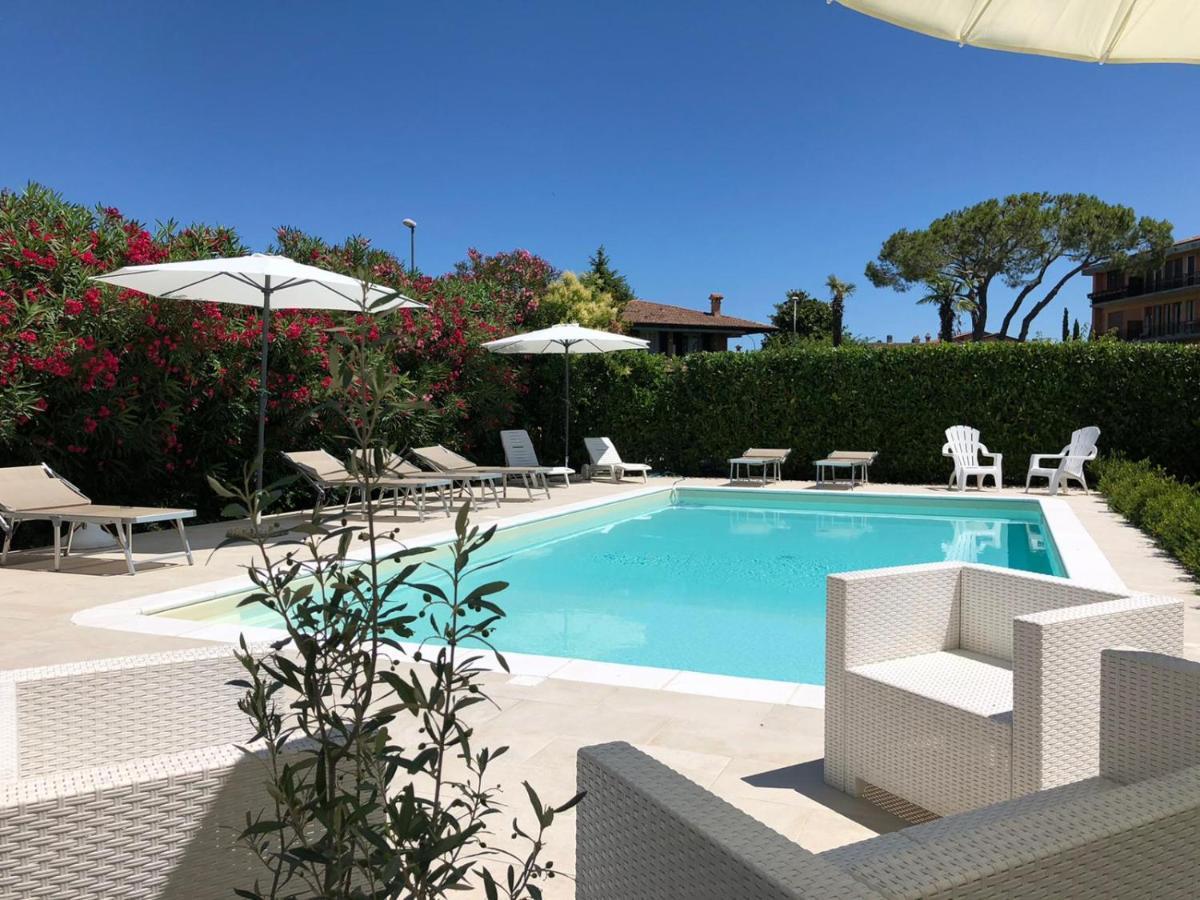 Appartamento Cinciarella Sirmione Bagian luar foto